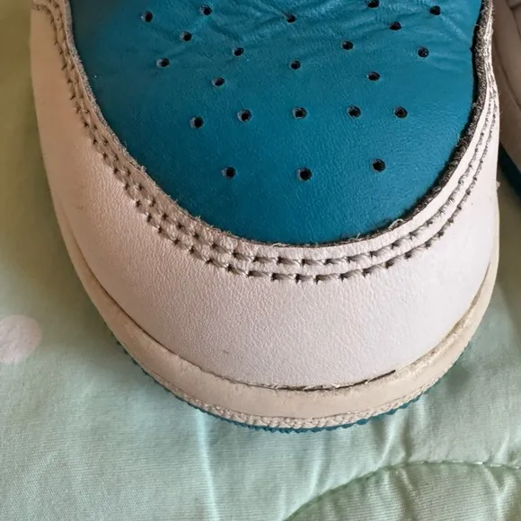 Nike  Air Jordan 1 Low Style 553560-174 Big Kids Size 4.5