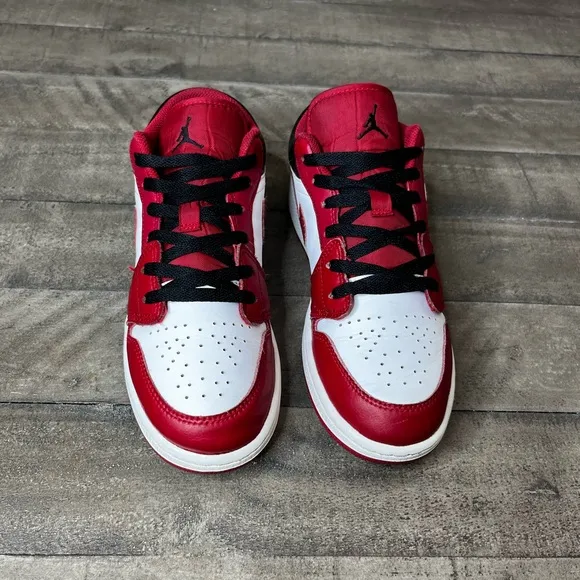 Nike Air Jordan 1 Low University Red Sz 7.5