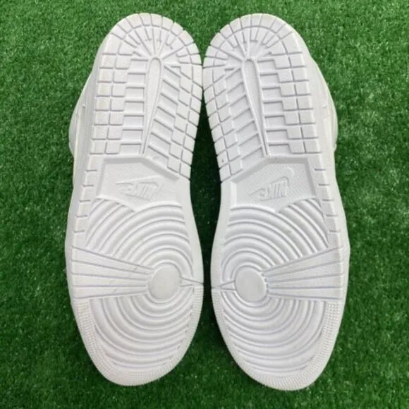 Nike Air Jordan 1 Low Womens Basketball Shoes White DV0990-111 VNDS Size 11