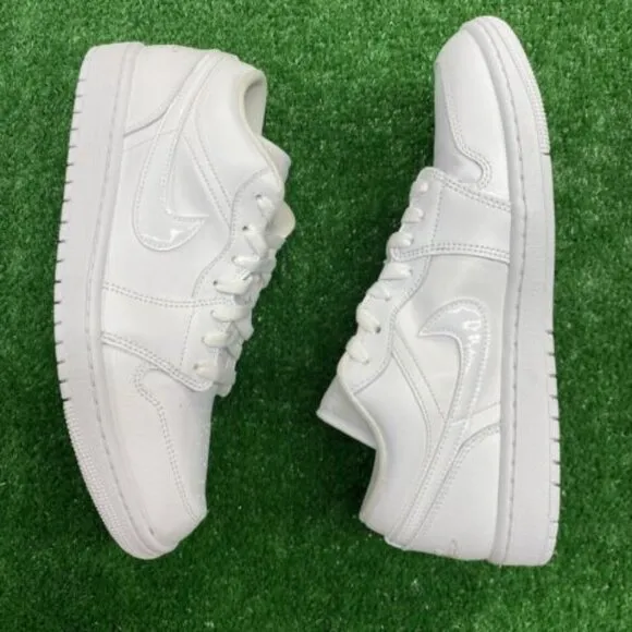 Nike Air Jordan 1 Low Womens Basketball Shoes White DV0990-111 VNDS Size 11