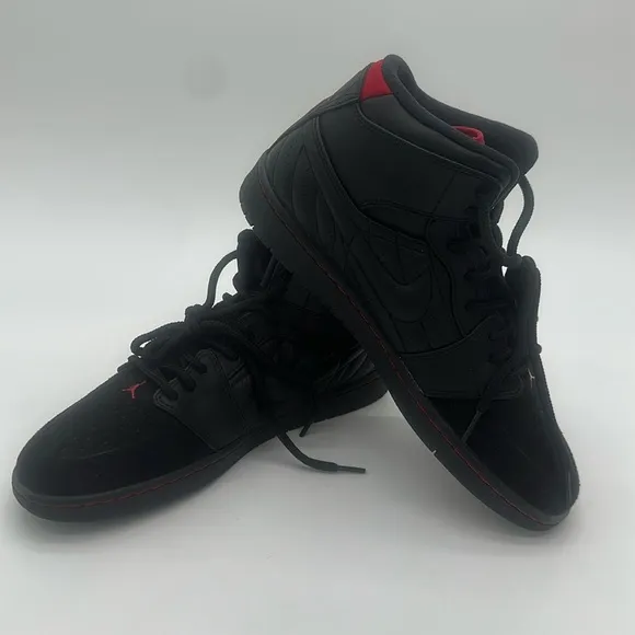 Nike Air Jordan 1 Retro 99 “Bred&quot; Men's Size 11.5 BlackRed Last Shot 654140-001