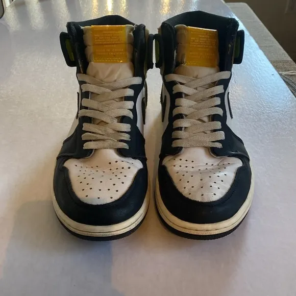 NIKE Air Jordan 1 Retro High Top  555088-118 Basketball Shoes Men’s Size 8