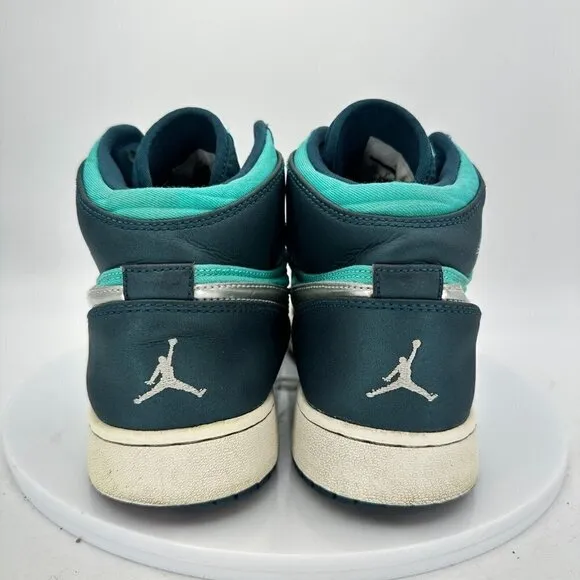 Nike Air Jordan 1 Retro High Youth Size 8Y 332148 318 Hyper Jade Green Shoes