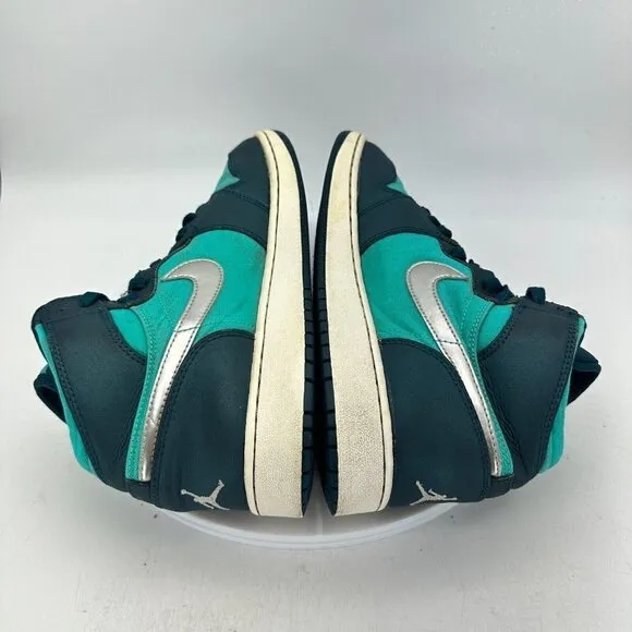 Nike Air Jordan 1 Retro High Youth Size 8Y 332148 318 Hyper Jade Green Shoes