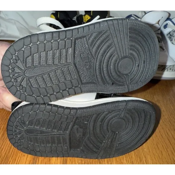Nike Air Jordan 1 Retro Mid Black Gold White Shoes BQ6933-007 Size 5C Toddler