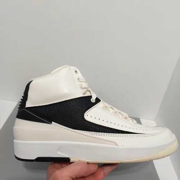 Nike Air Jordan 2 Retro Sail Sneakers, NWT, Size‎ 8.5| EUR 40