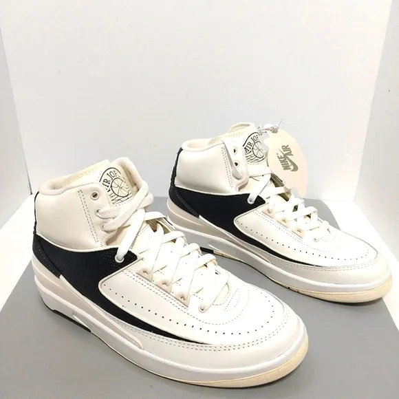Nike Air Jordan 2 Retro Sail Sneakers, NWT, Size‎ 8.5| EUR 40