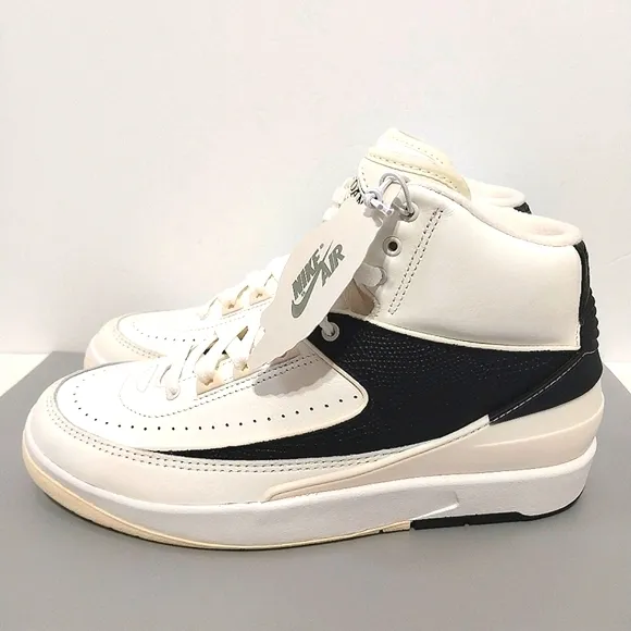 Nike Air Jordan 2 Retro Sail Sneakers, NWT, Size‎ 8.5| EUR 40