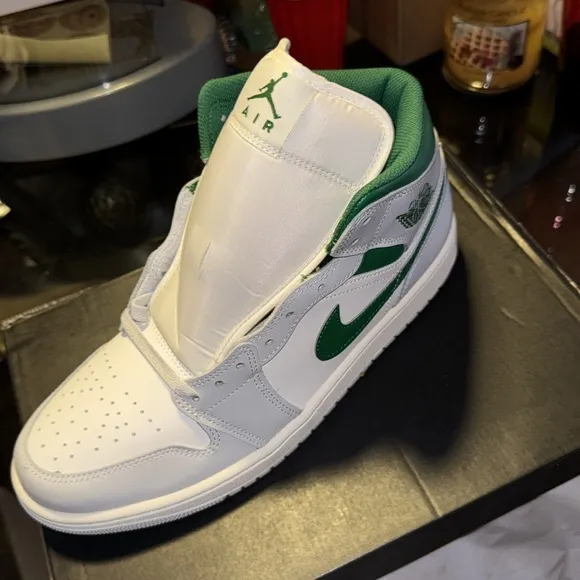 Nike Air Jordan High-Top Green and White Athletic Shoes