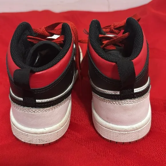 Nike Air Jordan Red