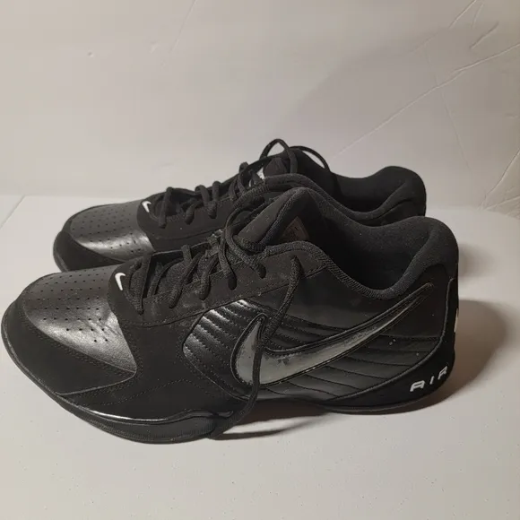 NIKE AIR LOW BASKETBALL SHOES