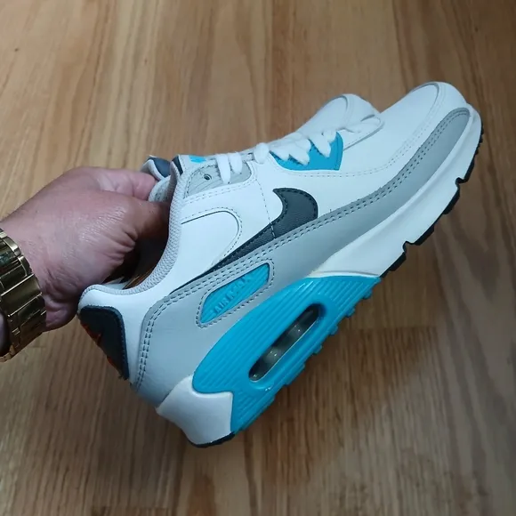 Nike Air Max 90 Comfort/Streetwear Athletic Shoes Size 6.5 Youth/8 Women