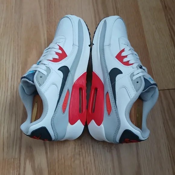 Nike Air Max 90 Comfort/Streetwear Athletic Shoes Size 6.5 Youth/8 Women