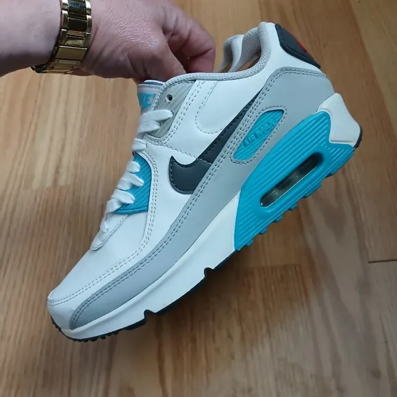 Nike Air Max 90 Comfort/Streetwear Athletic Shoes Size 6.5 Youth/8 Women
