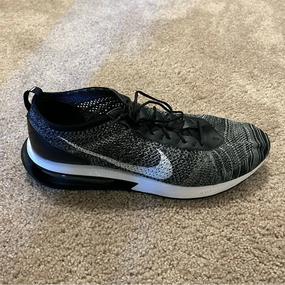 Nike Air Max FlyKnit Racer Shoes Black and White Men’s Size 15 US 49.5 EU