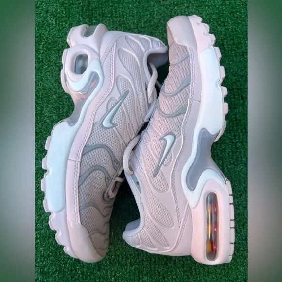 Nike Air Max GS Plus Barely Rose Pink White size 5Y /Women’s Sz 6.5 Pre-owned