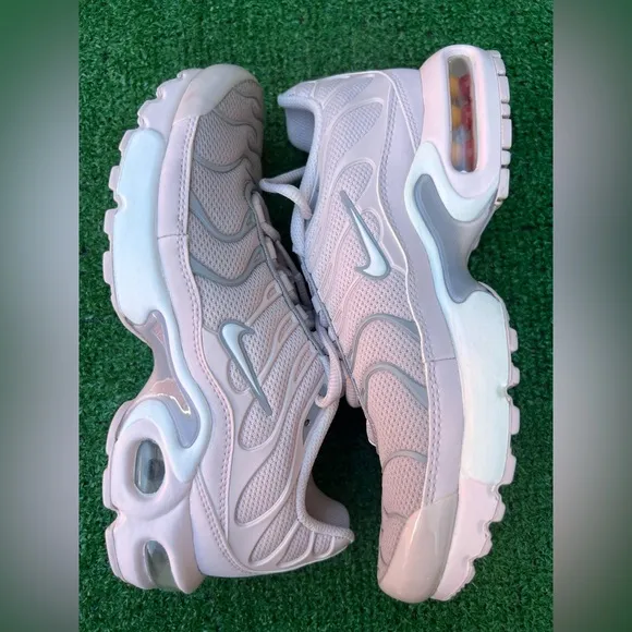 Nike Air Max GS Plus Barely Rose Pink White size 5Y /Women’s Sz 6.5 Pre-owned