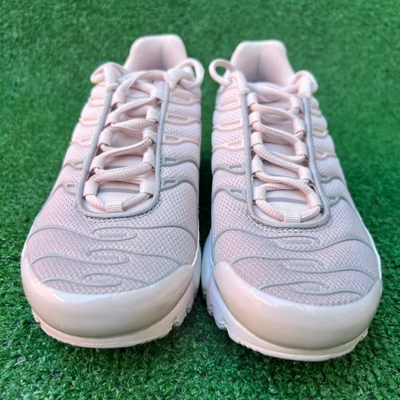 Nike Air Max GS Plus Barely Rose Pink White size 5Y /Women’s Sz 6.5 Pre-owned