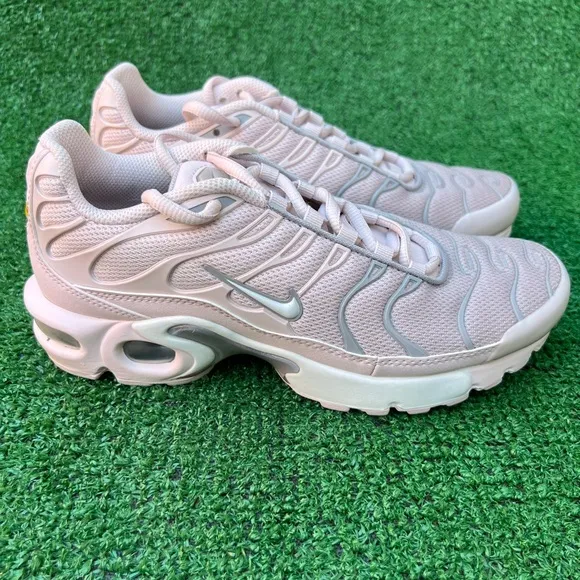 Nike Air Max GS Plus Barely Rose Pink White size 5Y /Women’s Sz 6.5 Pre-owned