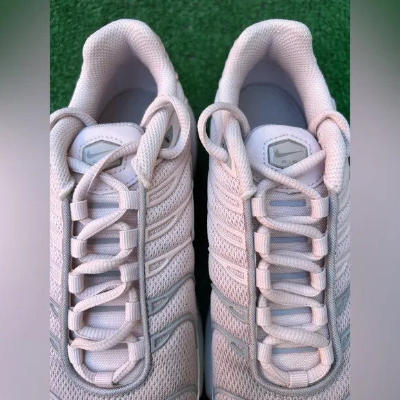 Nike Air Max GS Plus Barely Rose Pink White size 5Y /Women’s Sz 6.5 Pre-owned