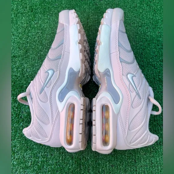 Nike Air Max GS Plus Barely Rose Pink White size 5Y /Women’s Sz 6.5 Pre-owned