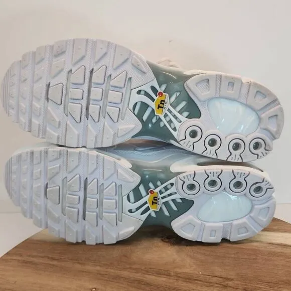 Nike Air Max Plus White Pure Platinum DM2362-100 Women's Size 9.5