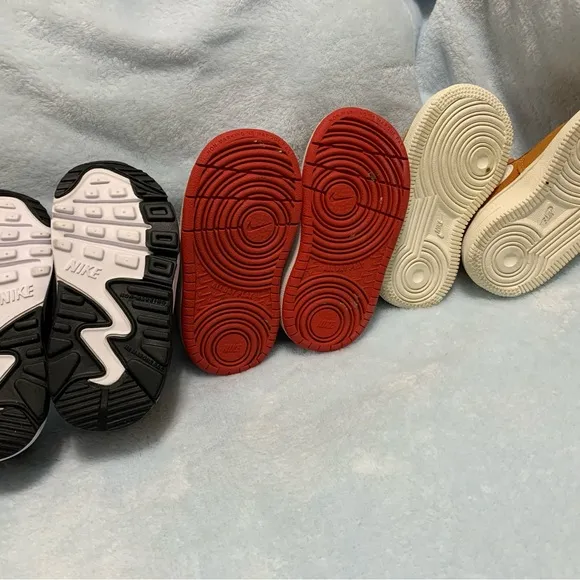 Nike baby shoes size 5c