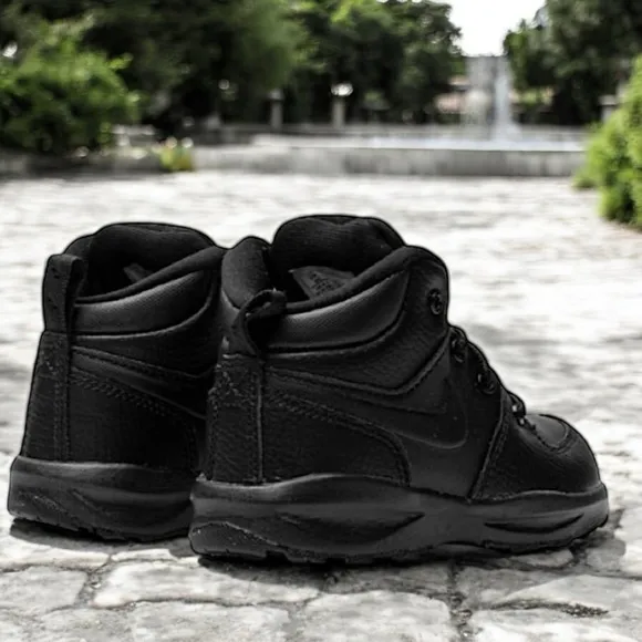 Nike Big Boys All Black Manoa LTR (GS) Shoes