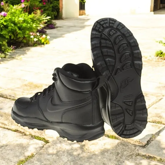 Nike Big Boys All Black Manoa LTR (GS) Shoes