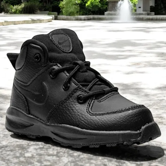 Nike Big Boys All Black Manoa LTR (GS) Shoes
