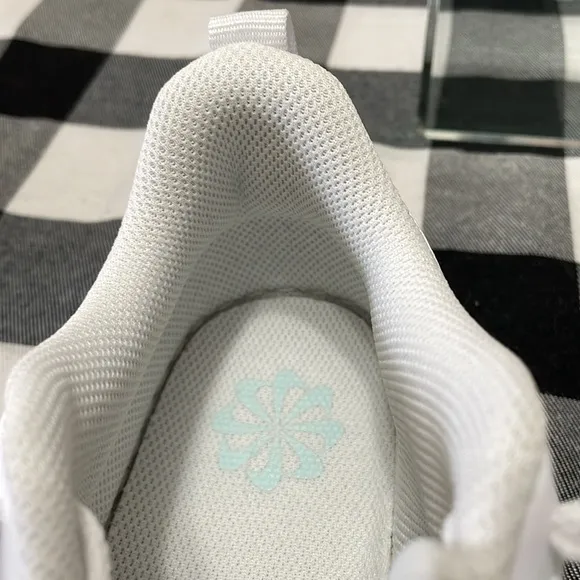 Nike Big Kid Court Borough Low Recraft GS Sneakers Shoe White Jade Ice Teal 6.5Y