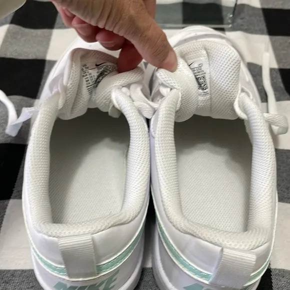 Nike Big Kid Court Borough Low Recraft GS Sneakers Shoe White Jade Ice Teal 6.5Y