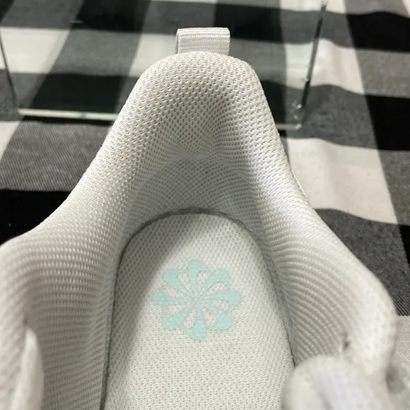 Nike Big Kid Court Borough Low Recraft GS Sneakers Shoe White Jade Ice Teal 6.5Y