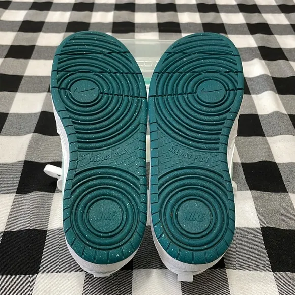 Nike Big Kid Court Borough Low Recraft GS Sneakers Shoe White Jade Ice Teal 6.5Y