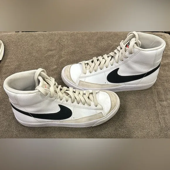 Nike big kid White and Black High-Top Sneakers