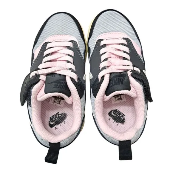 Nike Black and Pink Sneakers for Everyday Comfort
