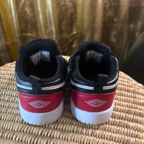Nike Black and Red tennis shoes