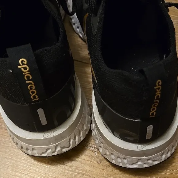 Nike Black Gold Athletic Sneakers Nike Epic React Flyknit Women's Size 7 gym