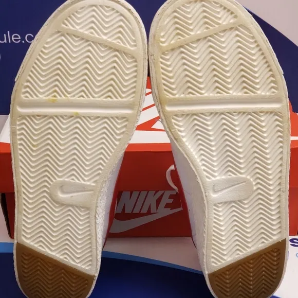 Nike Blazer Low University Red Kids 6.5y