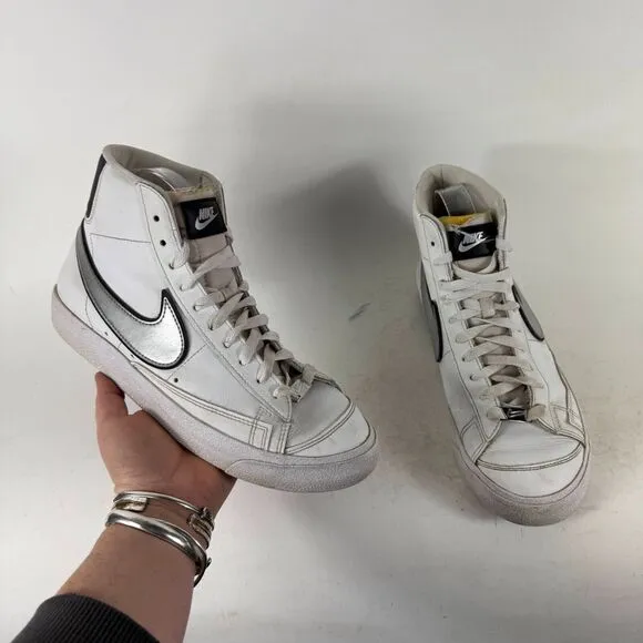 Nike Blazer Mid 77 Essential Snekaers Women's 10 Metallic Silver Running Shoes