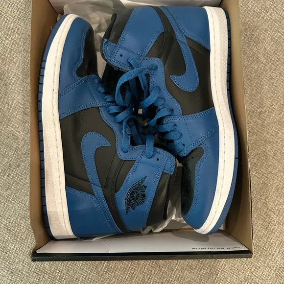 Nike Blue and Black Sneakers High-Top Style
