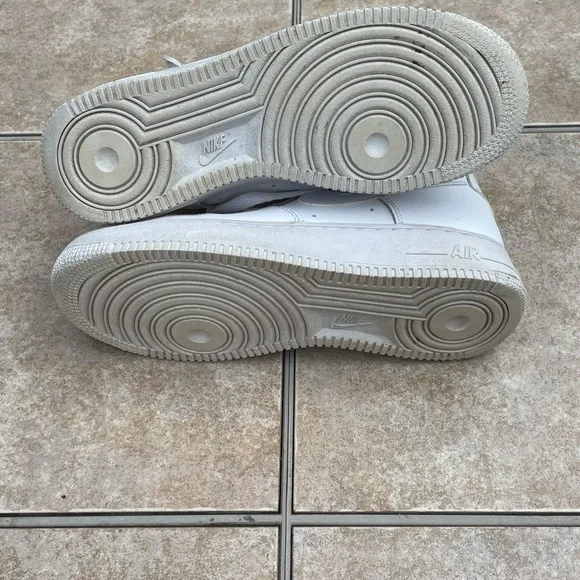 Nike Boys Air Force 1 High Basketball Shoes