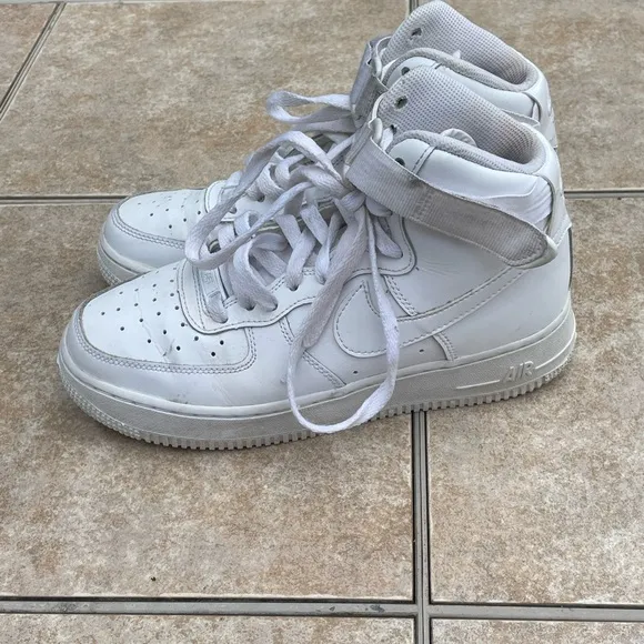 Nike Boys Air Force 1 High Basketball Shoes
