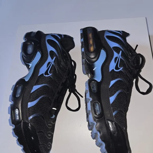 Nike Boys Air Max Plus Boys' Grade School (GS) Running Shoes