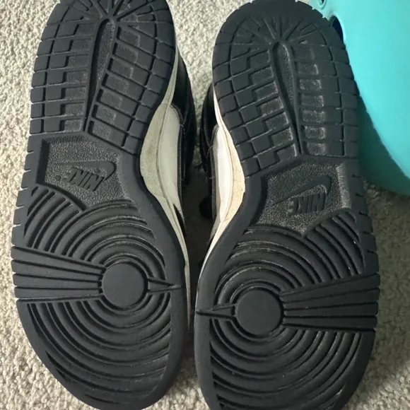 Nike Boys Low Panda Dunks Size 3.5