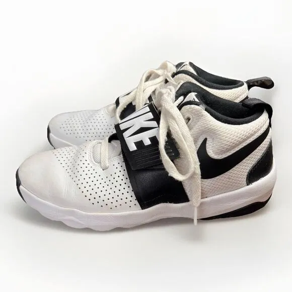Nike Boys Team Hustle D8 881941-100 White Basketball Shoes Sneakers Size 6.5Y