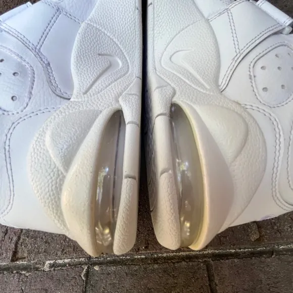 Nike CB 34 Basketball Shoes Godzilla Triple White Size 9 men's