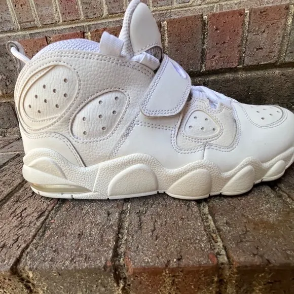 Nike CB 34 Basketball Shoes Godzilla Triple White Size 9 men's