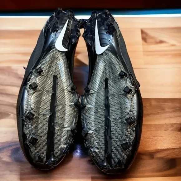 Nike Cleats Men's 16.0 Vapor Untouchable Pro 3 D‎ Football Black NWOT NO BOX