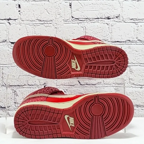 NIKE DUNK HIGH – 2012 sneaker, red/leopard print, size 7